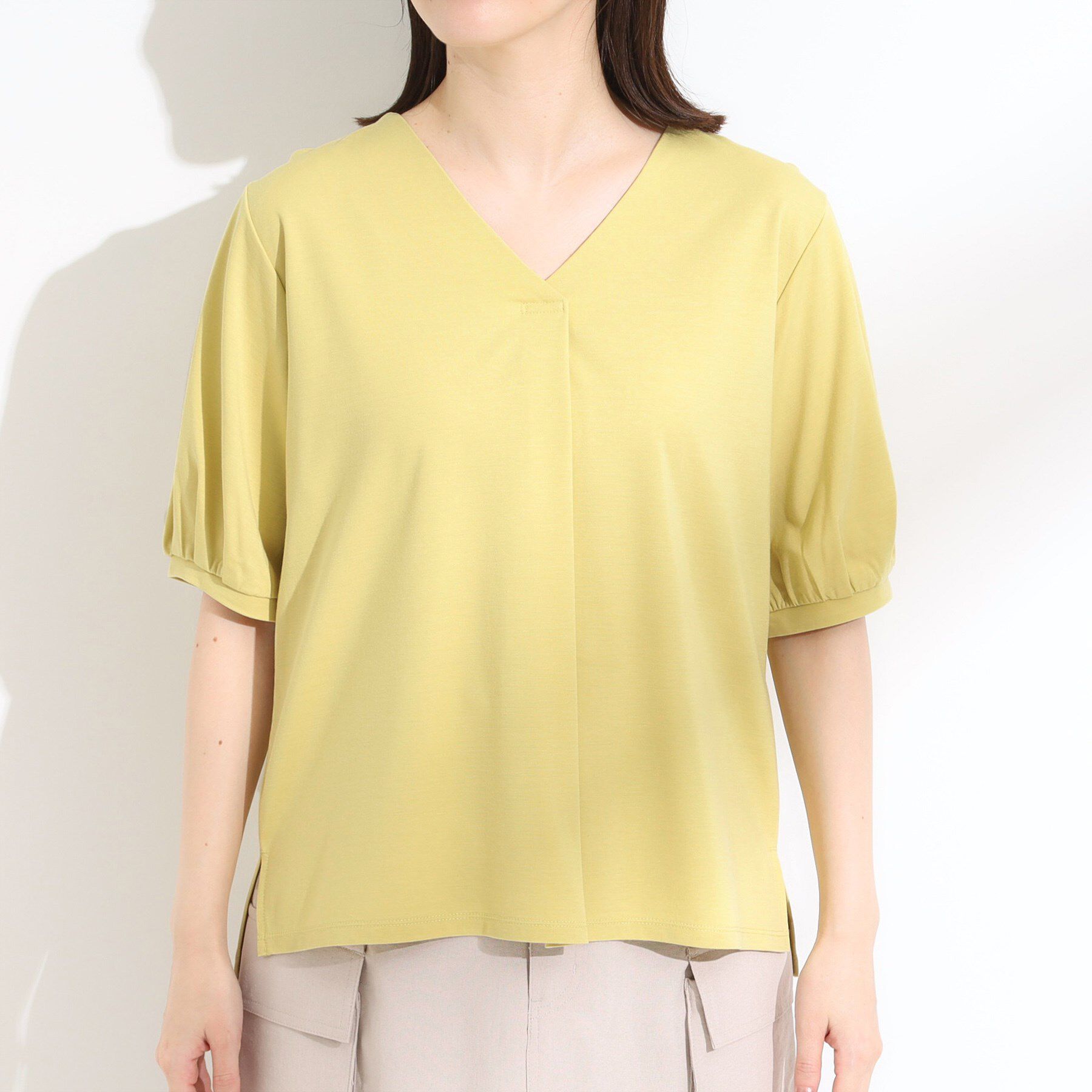 SHOO･LA･RUE「【S-LL/ひんやり/UV】スキッパーネックで女性らしい きれい見えトップス」|Tシャツ・カットソー|