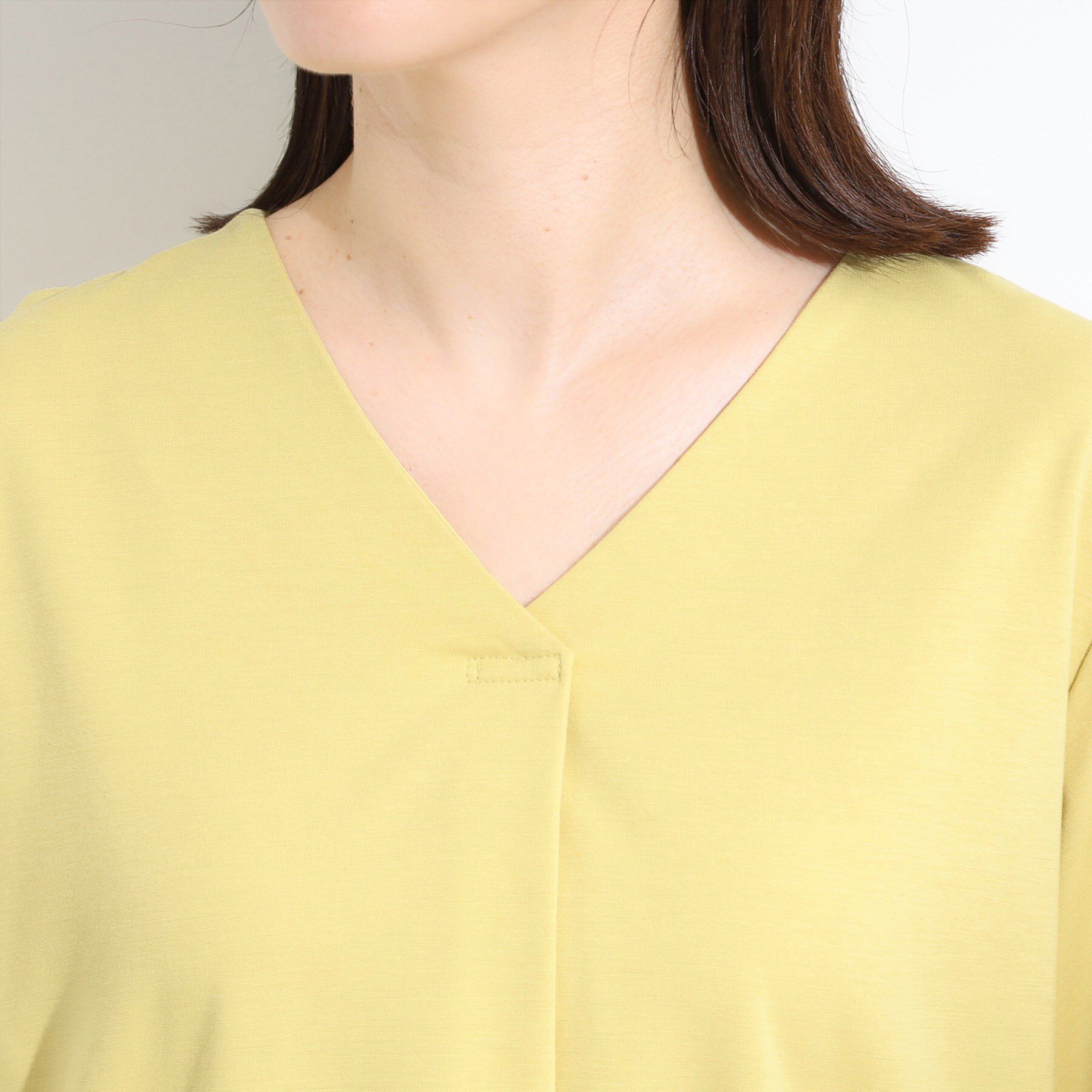 SHOO･LA･RUE「【S-LL/ひんやり/UV】スキッパーネックで女性らしい きれい見えトップス」|Tシャツ・カットソー|
