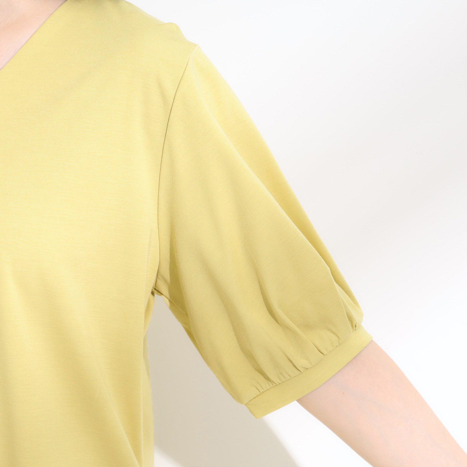 SHOO･LA･RUE「【S-LL/ひんやり/UV】スキッパーネックで女性らしい きれい見えトップス」|Tシャツ・カットソー|
