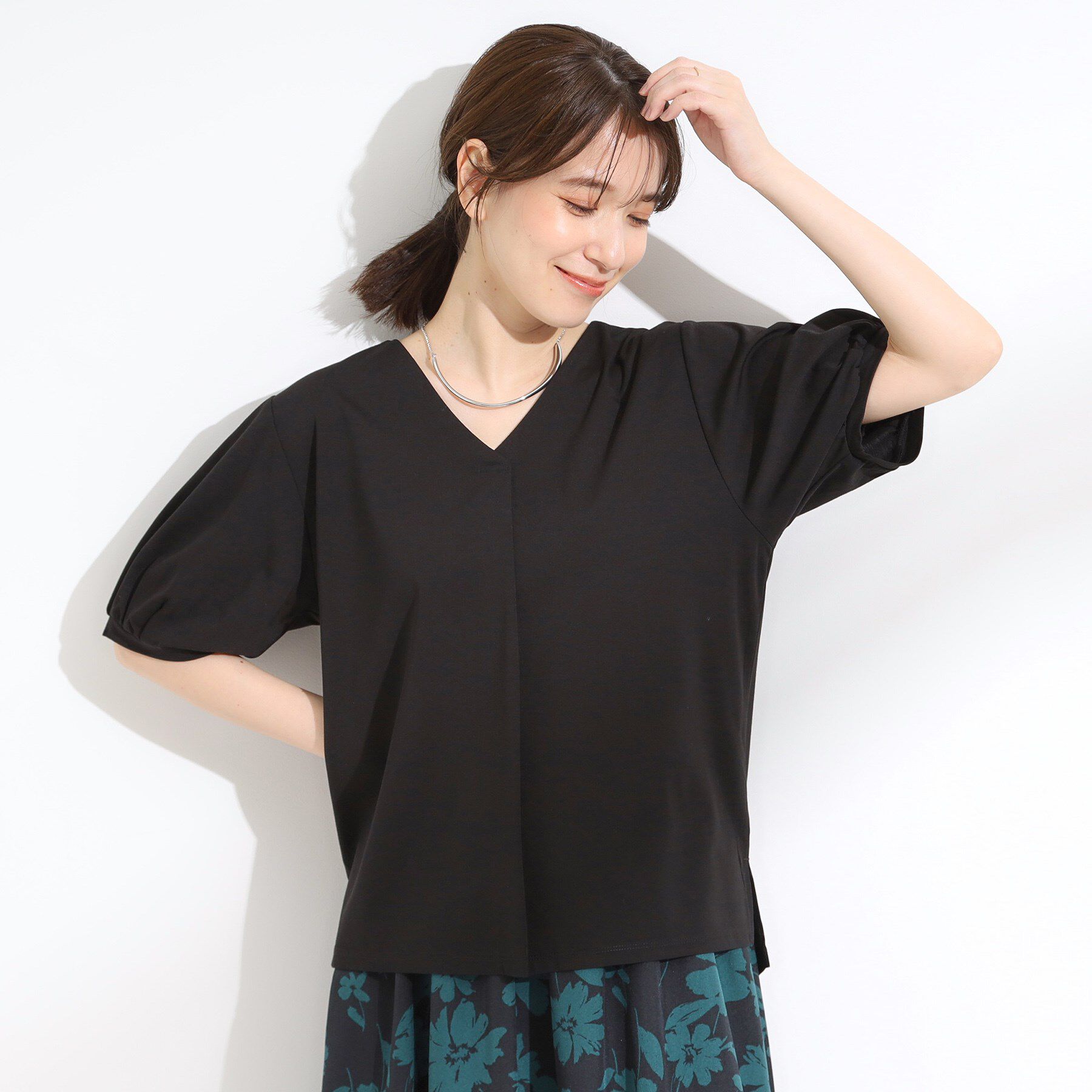 SHOO･LA･RUE「【S-LL/ひんやり/UV】スキッパーネックで女性らしい きれい見えトップス」|Tシャツ・カットソー|