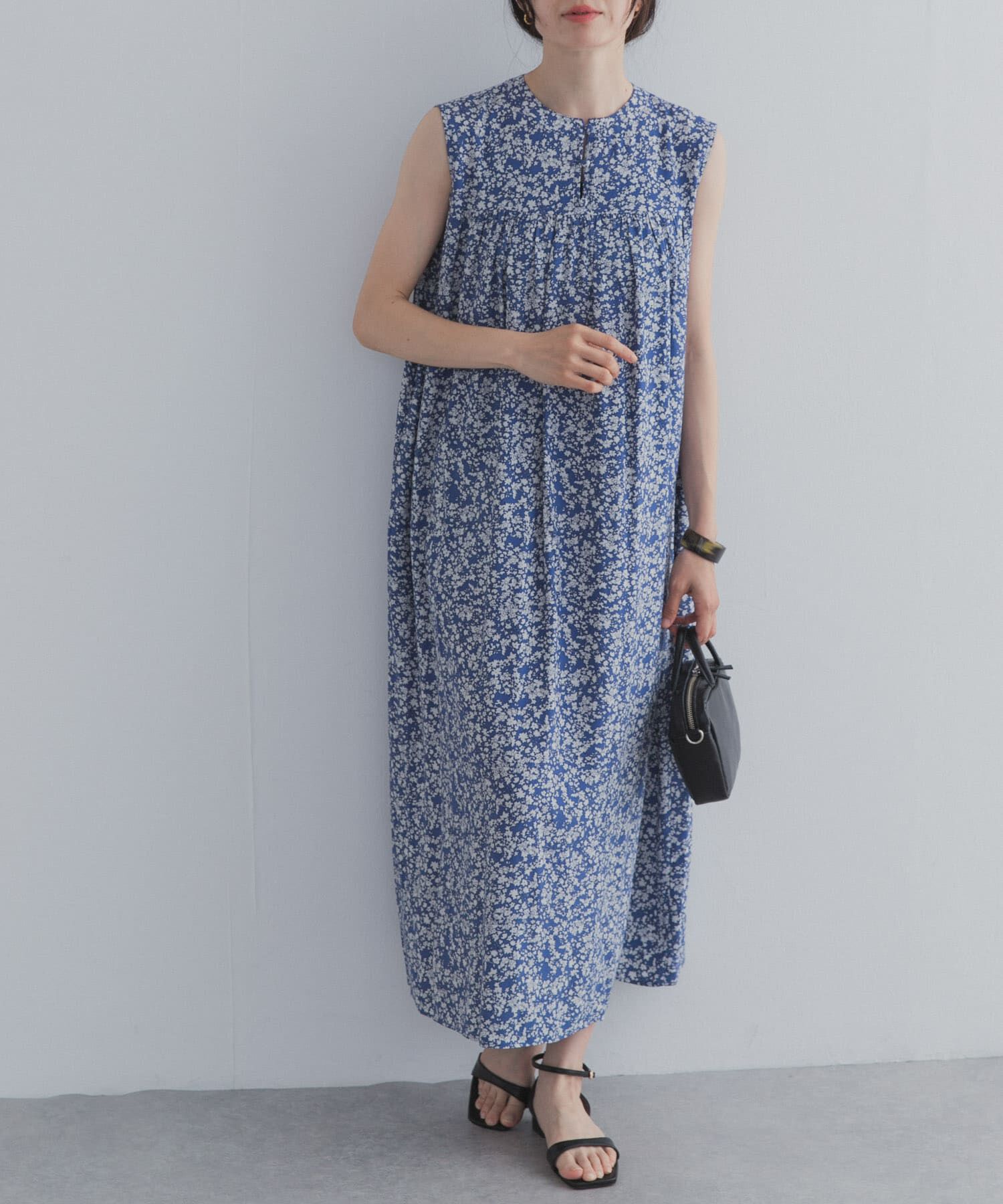 GINZA COUTURE フラワープリントノースリーブワンピース サイズ4 M フラワープリントノースリーブワンピース（URBAN RESEARCH DOORS