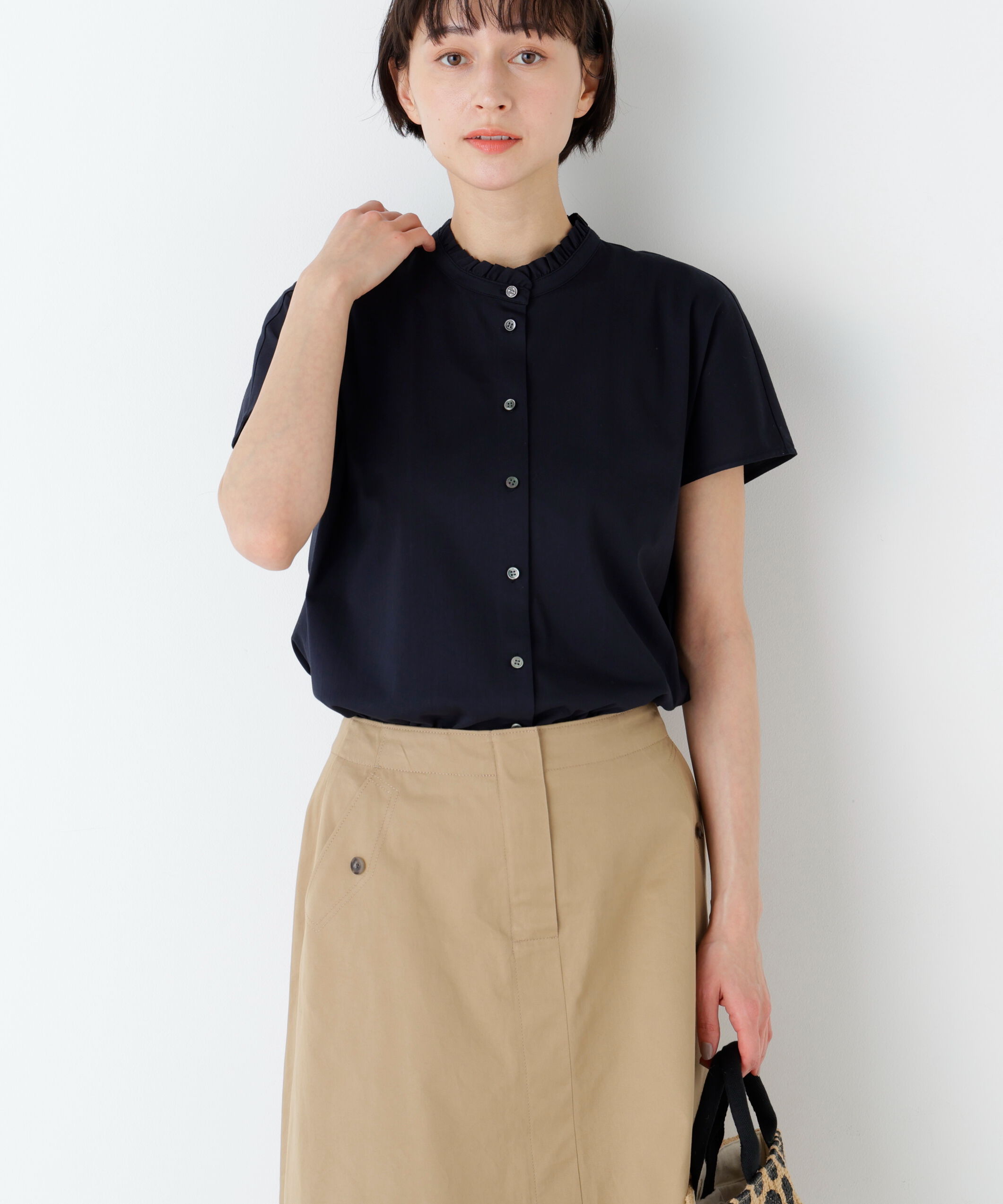  「《大人気追加入荷！ / 洗える》ライトカットソースタンドフリルブラウス」|Tシャツ・カットソー|