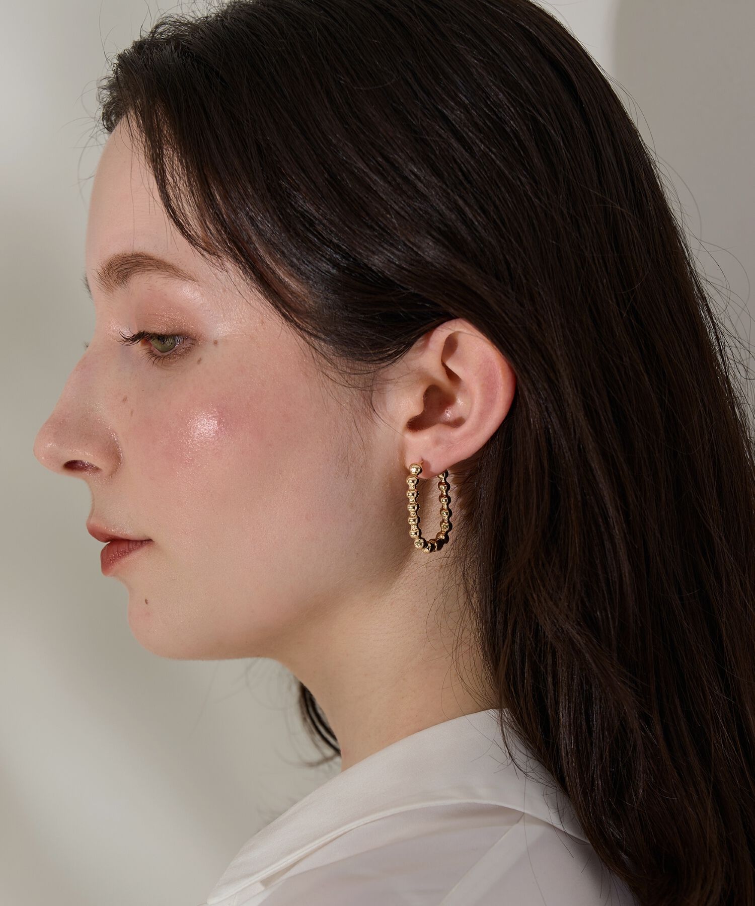 Phoebe「【金属アレルギー対応】バブルオーバルフープピアス　ゴールド」|ピアス|