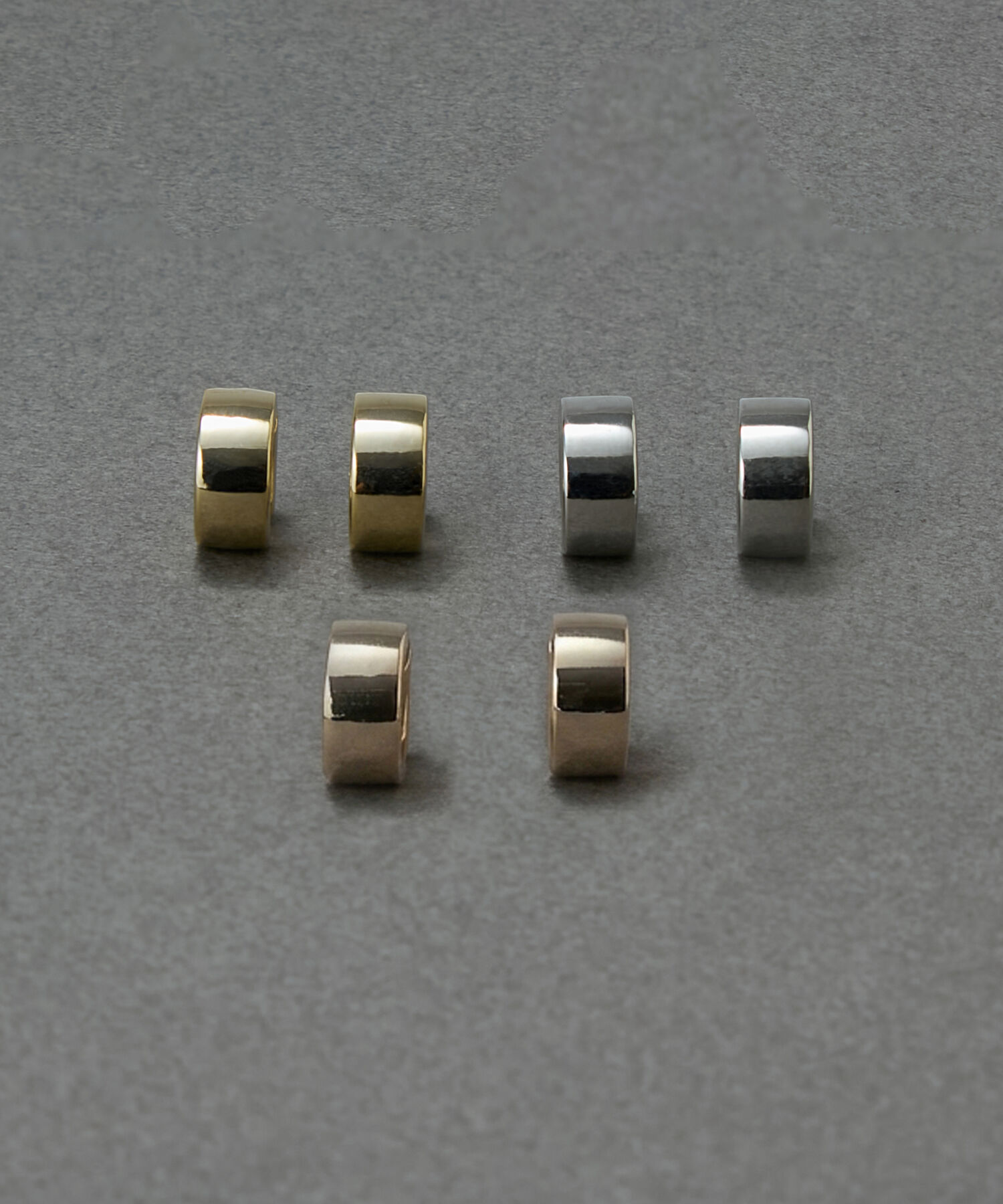 Phoebe「【金属アレルギー対応】ワイドフォルムスナップイヤリング　ゴールド/ニッケルフリー」|イヤリング|