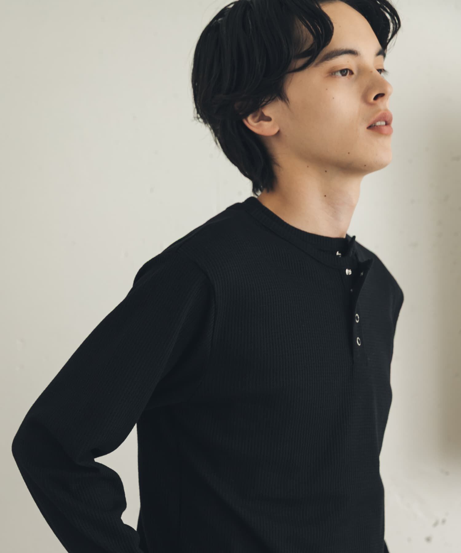 SENSE OF PLACE by URBAN RESEARCH「フェイクレイヤードヘンリーネックロングTシャツ」|Tシャツ・カットソー|ブラック