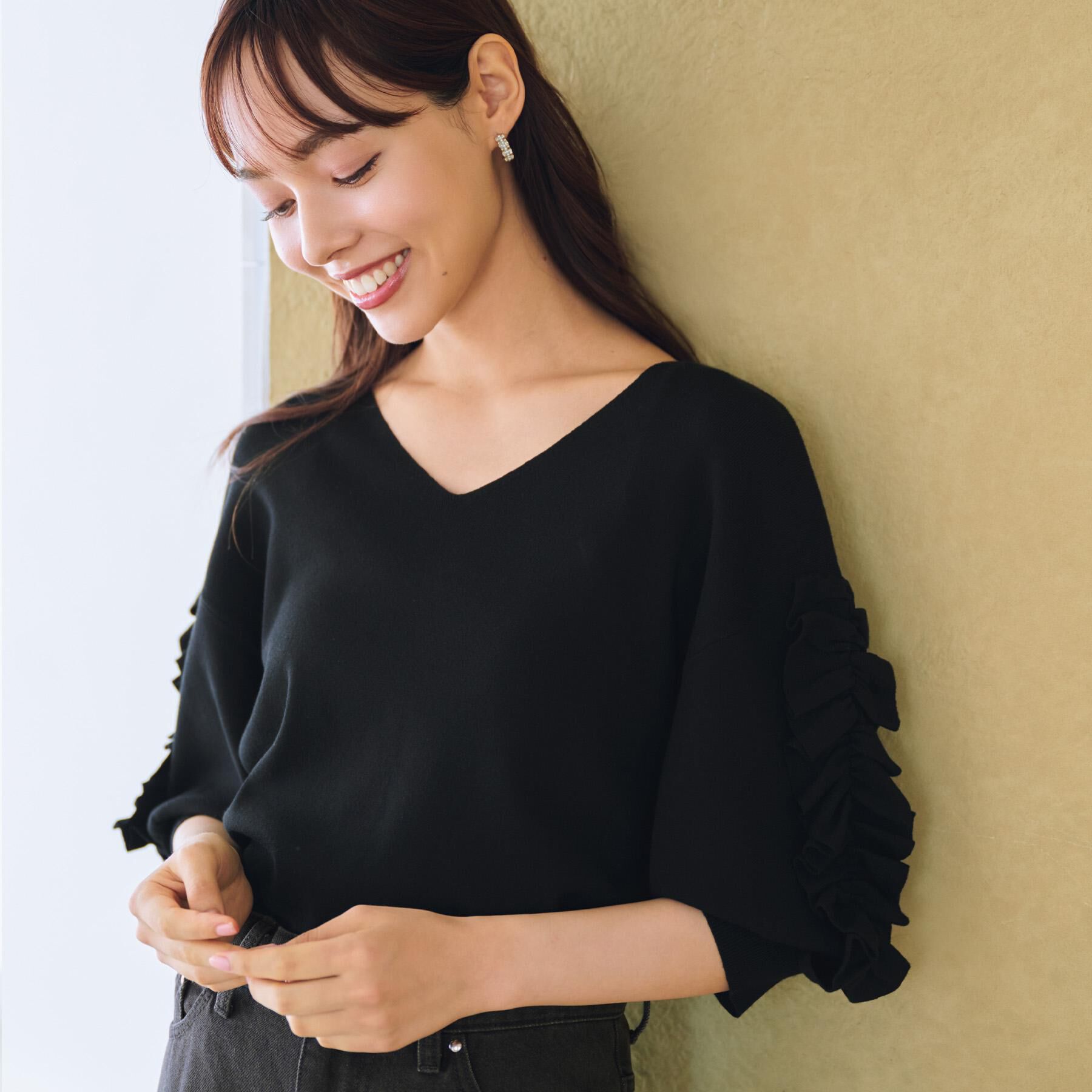 index「ラップフリルVネックニット【洗濯機洗い可／接触冷感／UVケア】」|ニット・セーター|