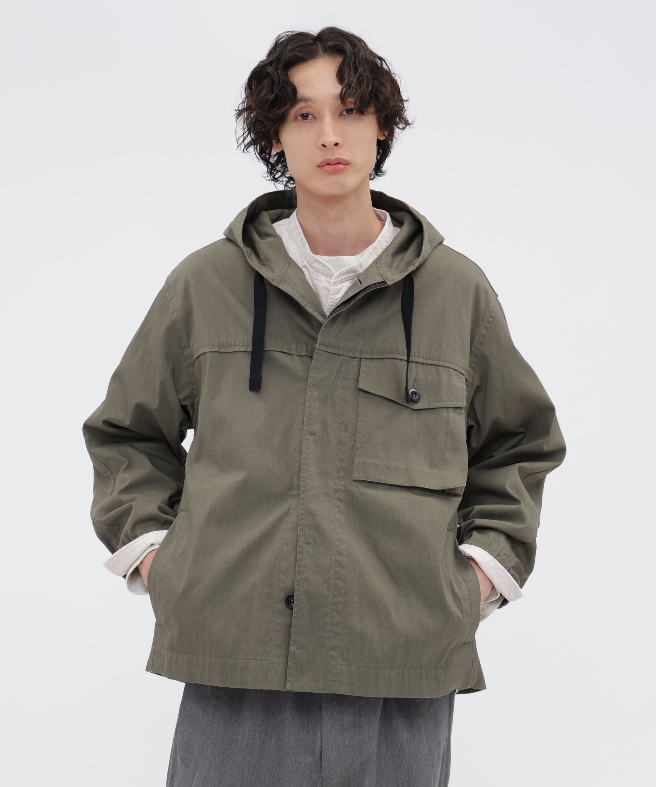 MHL.「UTILITY COTTON NYLON TWILL BLOUSON」|ブルゾン・スタジャン|KHAKI