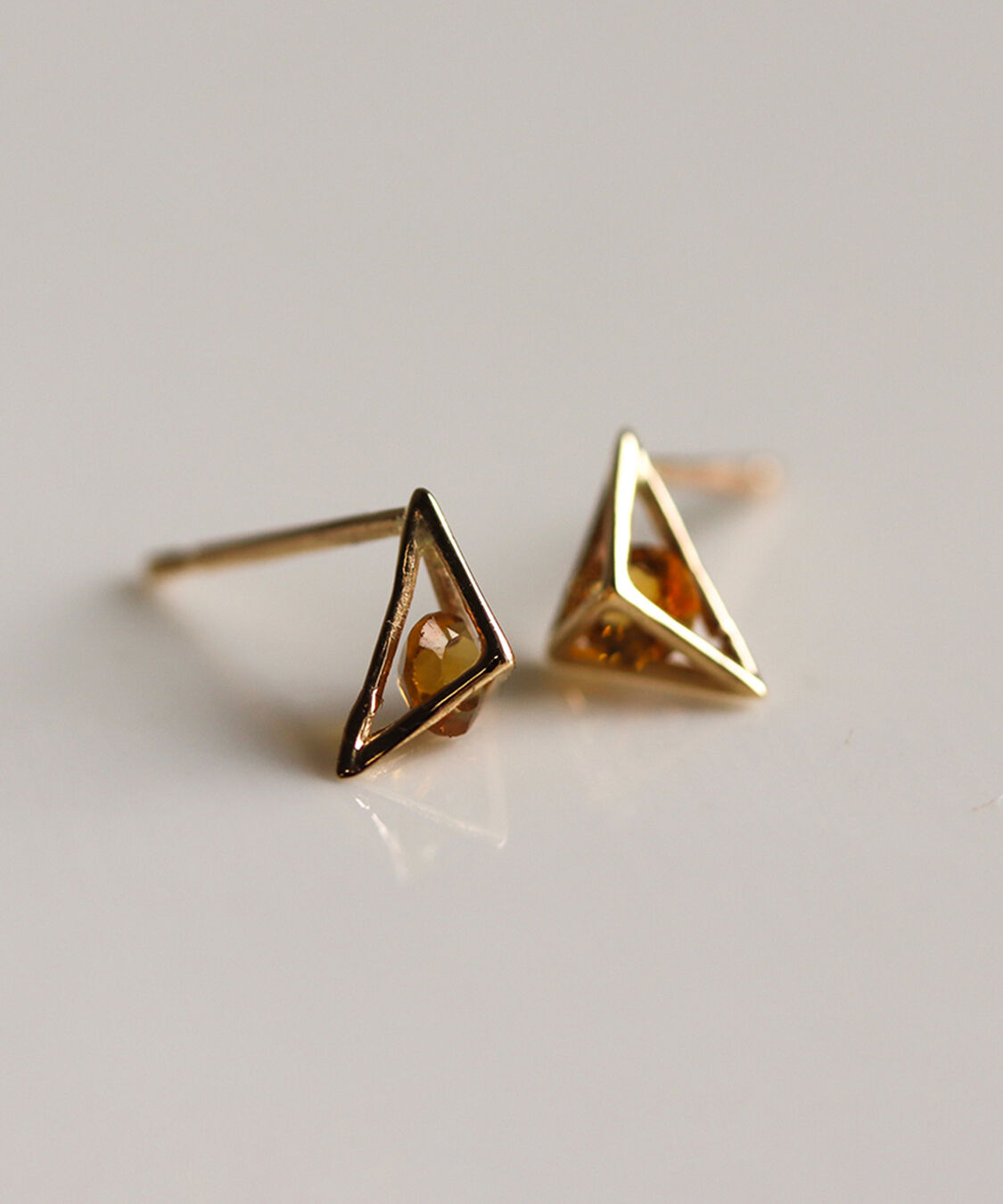  「カラーストーン ピアス | K10YG 〈2026 AUTUMN COLLECTION〉」|ピアス|