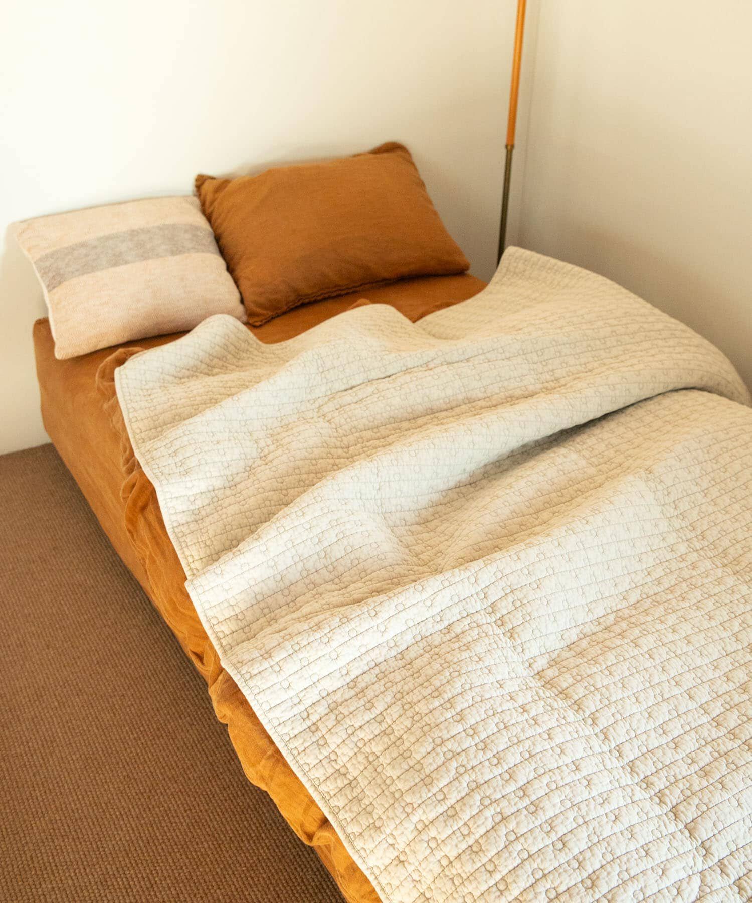 URBAN RESEARCH DOORS「DOORS LIVING PRODUCTS　コットンマット ドット 130&times;190」|クッション・クッションカバー|