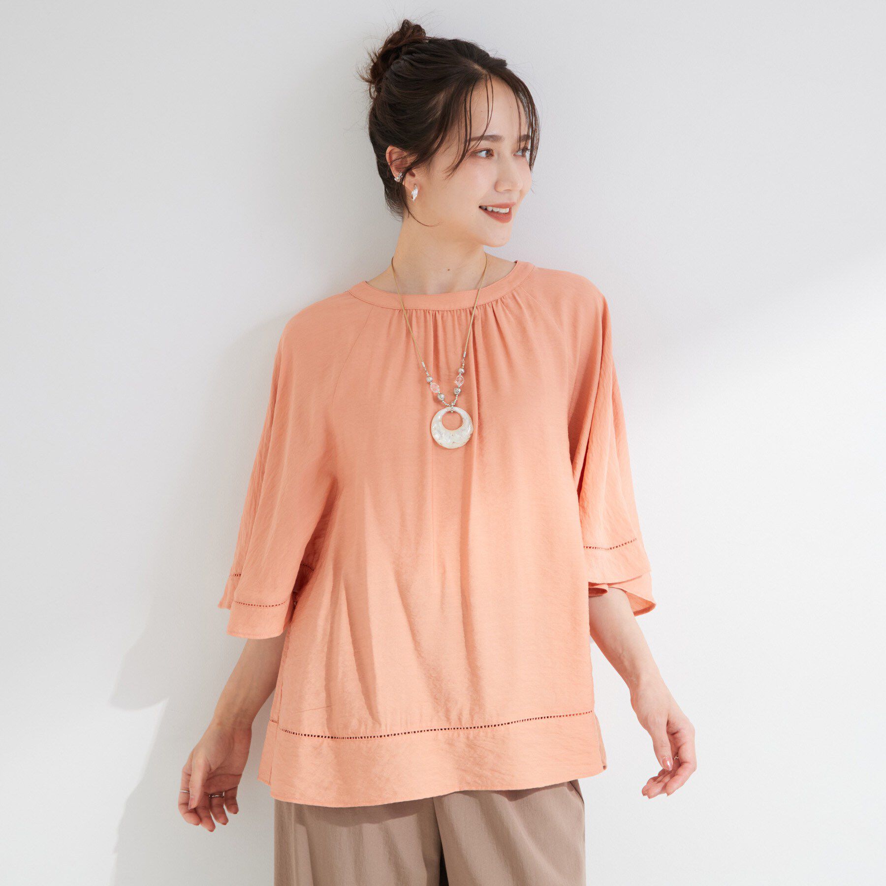 SHOO･LA･RUE「【ひんやり/S-LL/体型カバー】はしごレースが涼し気な スラブポンチョ風ブラウス」|シャツ・ブラウス|