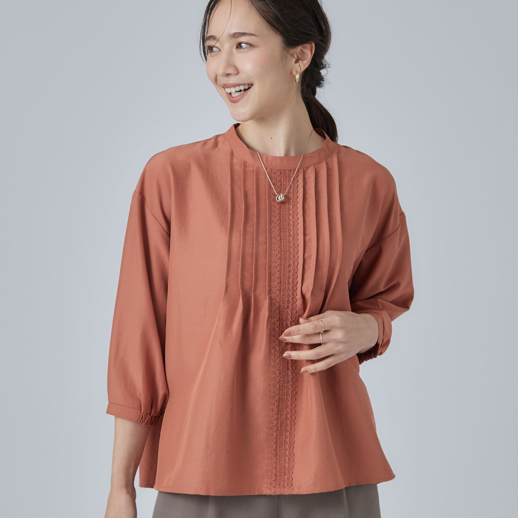 SHOO･LA･RUE「【S-LL/洗濯機可】1枚で華やかに フロントレース7分袖ブラウス」|シャツ・ブラウス|