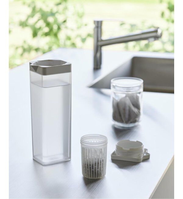 journal standard Furniture「《WEB限定予約》【tower/タワー】倒して置ける冷水筒 ティーバッグ入れ付き」|食器・キッチングッズ|
