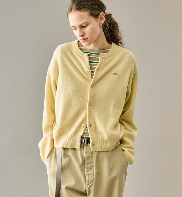 DANTON「DANTON | ラムウール クルーネックカーディガン WOMEN」|ニット・セーター|YELLOW