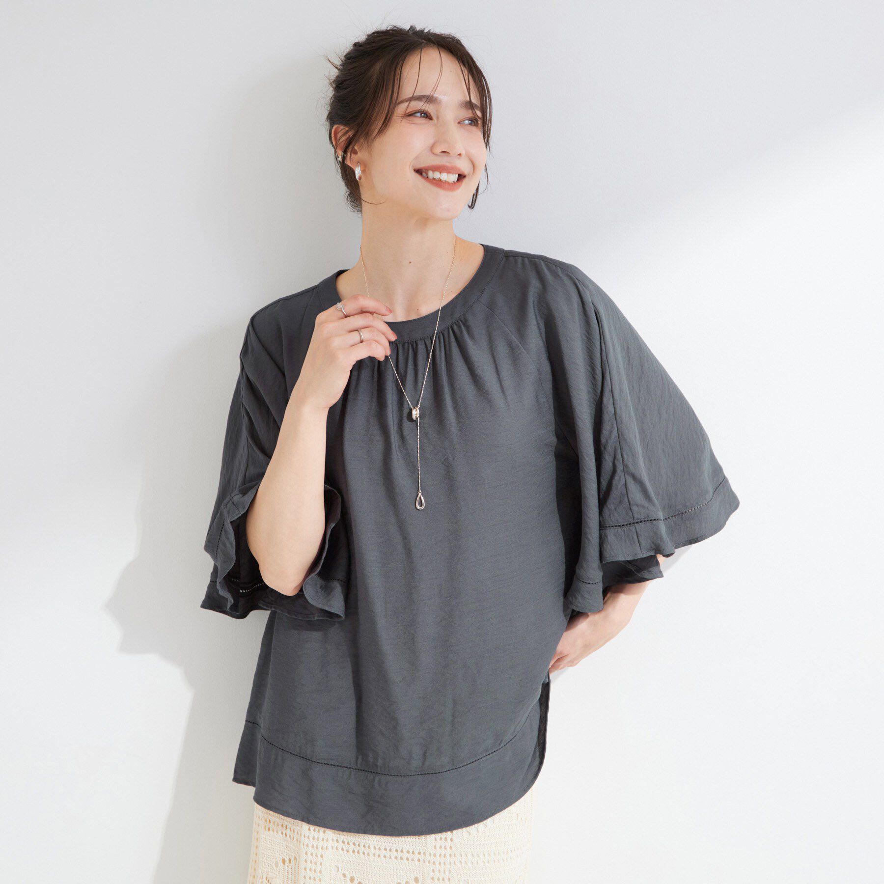 SHOO･LA･RUE「【ひんやり/S-LL/体型カバー】はしごレースが涼し気な スラブポンチョ風ブラウス」|シャツ・ブラウス|