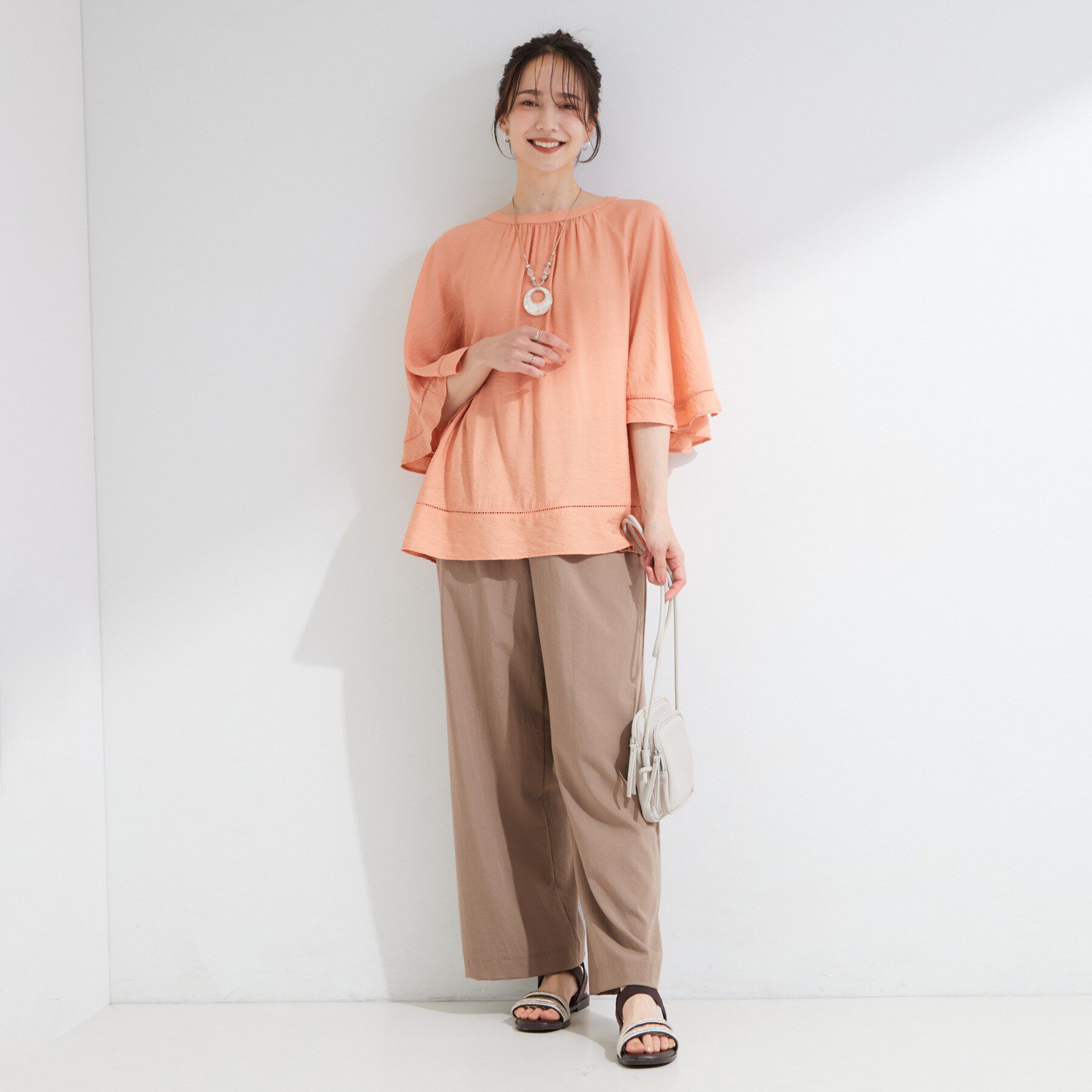 SHOO･LA･RUE「【ひんやり/S-LL/体型カバー】はしごレースが涼し気な スラブポンチョ風ブラウス」|シャツ・ブラウス|