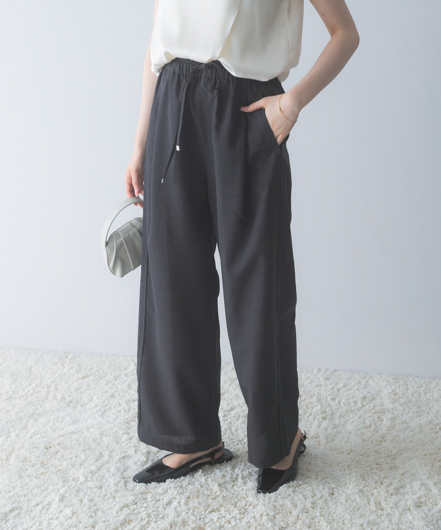URBAN RESEARCH ROSSO「『UR TECH DRYLUXE』 イージードロストパンツ」|その他|チャコールグレー