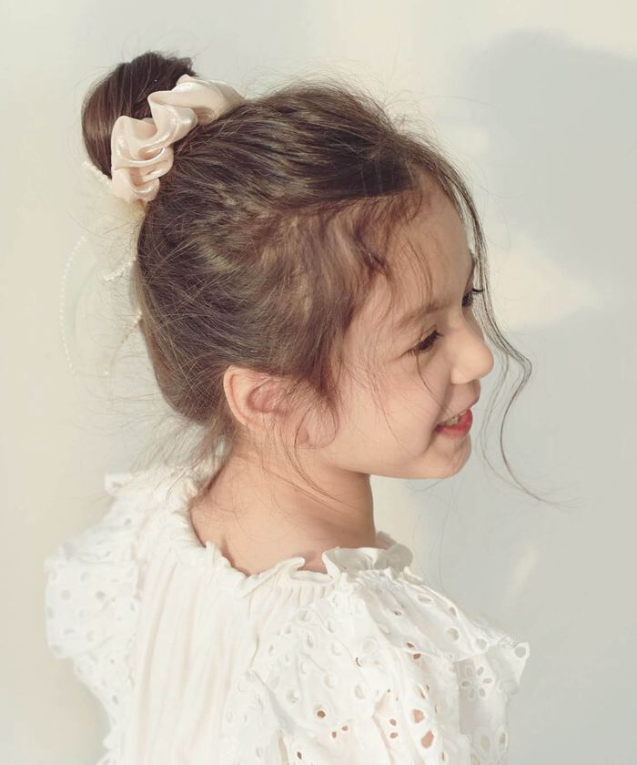 BACKYARD FAMILY「シュシュ 子供 リボン 大きめ パール 通販 ヘアゴム 髪飾り 子ども こども キッズ 女の子」|ヘアゴム・シュシュ|