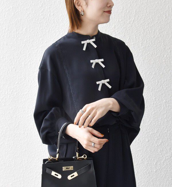 SHIPS any「《予約》〈手洗い可能〉リボン モチーフ スタンドカラー シャツ ブラウス［NAVY BLUE］」|シャツ・ブラウス|ネイビー