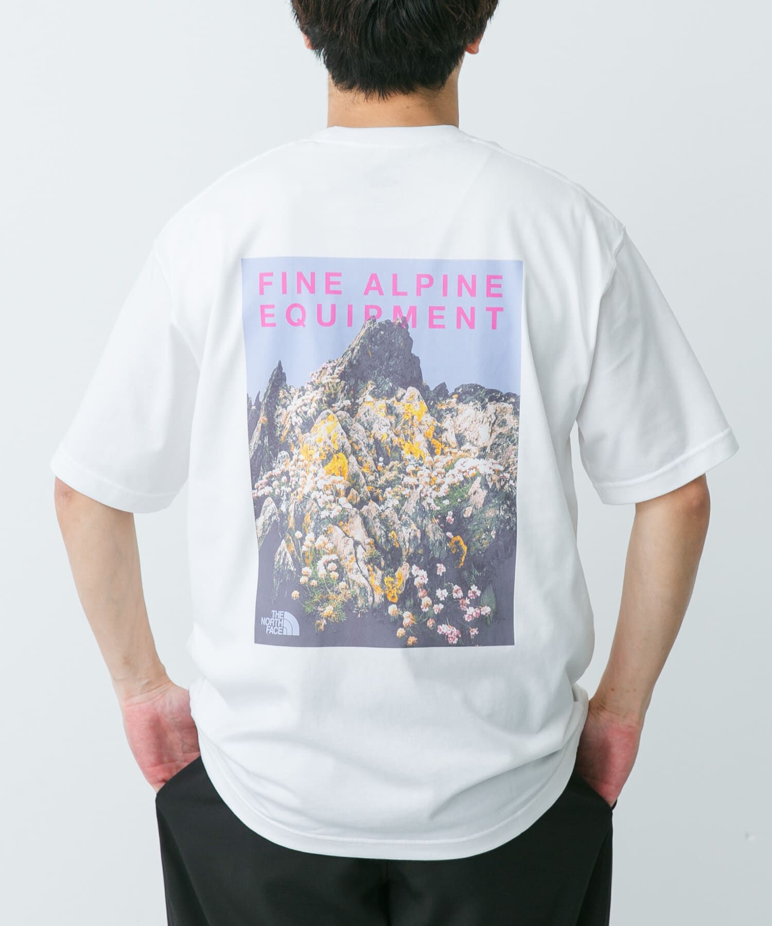 URBAN RESEARCH DOORS「THE NORTH FACE　SHORT-SLEEVE MOUNTAIN FLOWER T-SHIRTS」|Tシャツ・カットソー|ホワイト