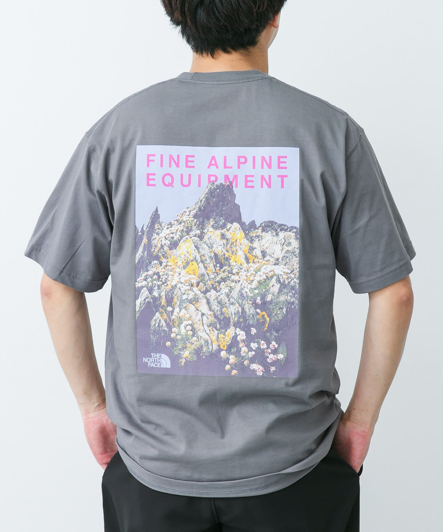 URBAN RESEARCH DOORS「THE NORTH FACE　SHORT-SLEEVE MOUNTAIN FLOWER T-SHIRTS」|Tシャツ・カットソー|ダークグレー