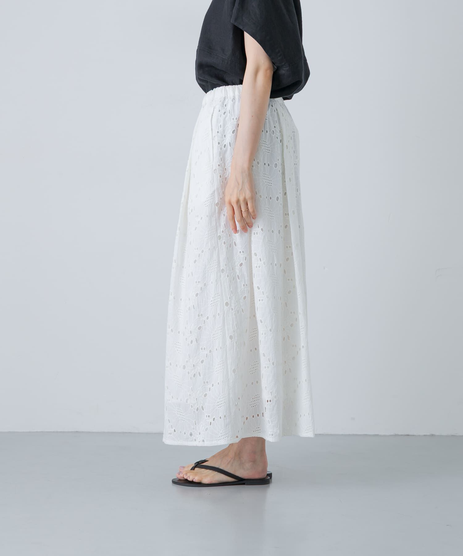 かぐれ「コットンアイレット刺繍スカート」|スカート|