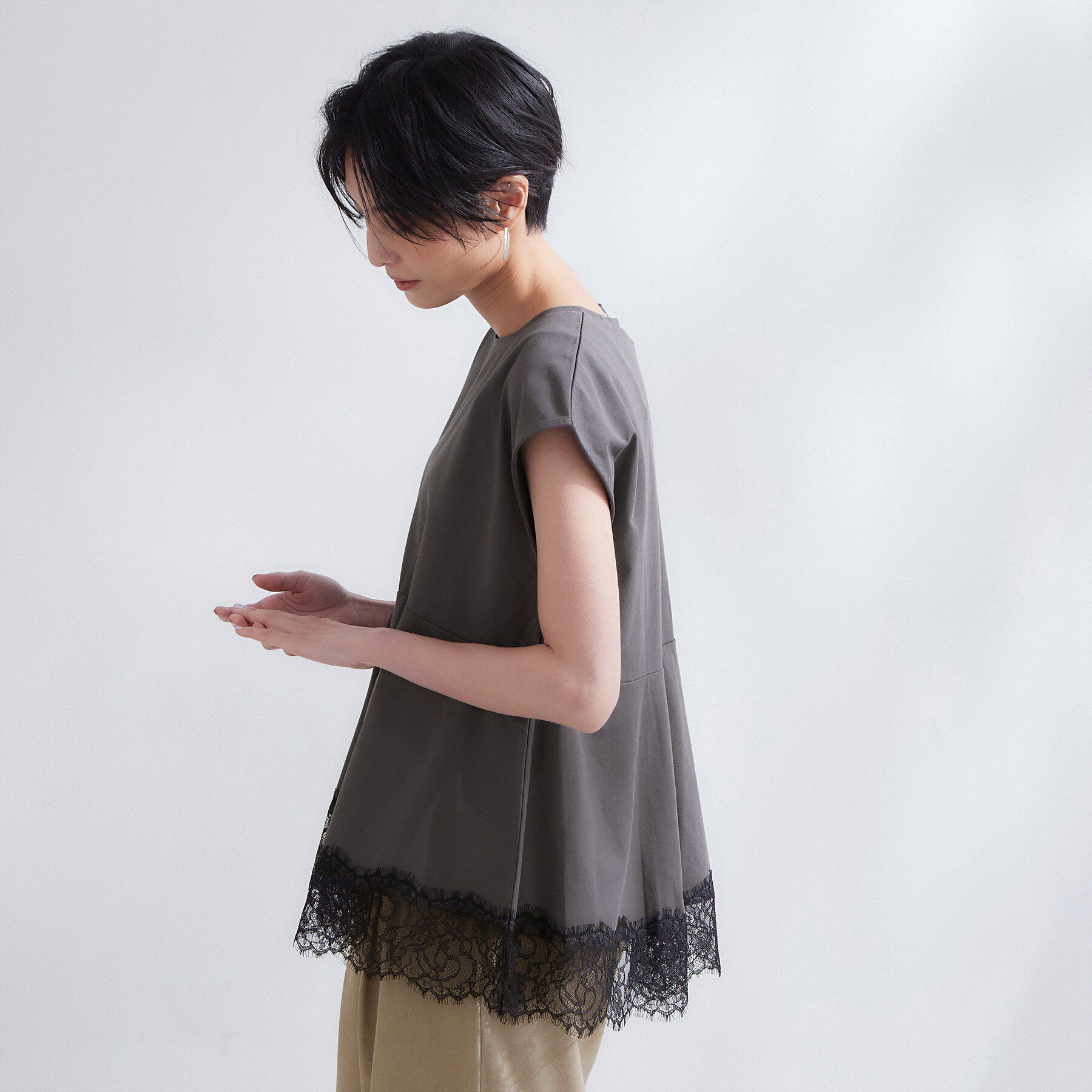 OPAQUE.CLIP「裾レースペプラムカットソー【洗濯機OK】」|Tシャツ・カットソー|