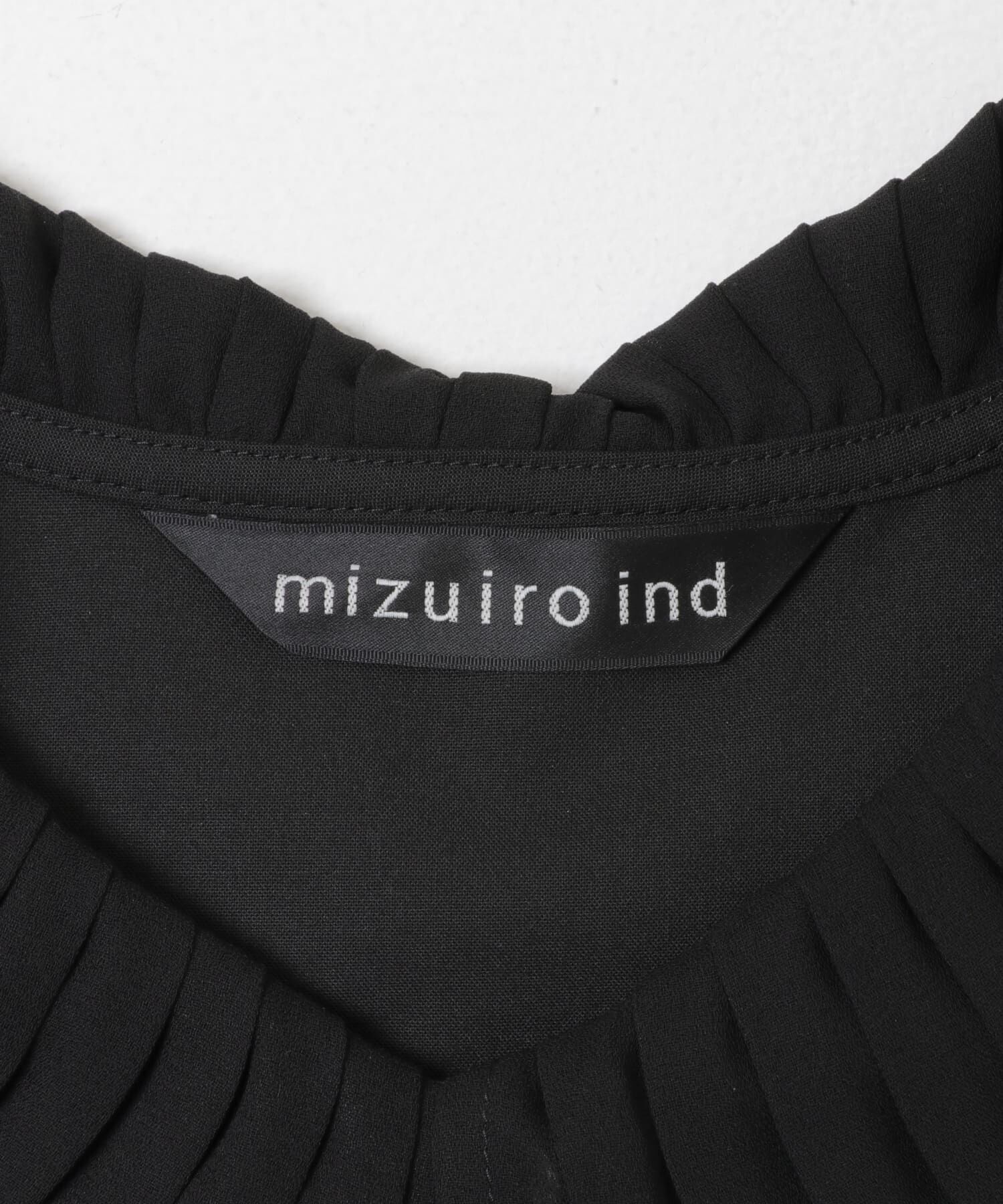 URBAN RESEARCH DOORS「mizuiro-ind　PLEATS COLLOR NO-SLEEVE ONE-PIECE」|ワンピース|