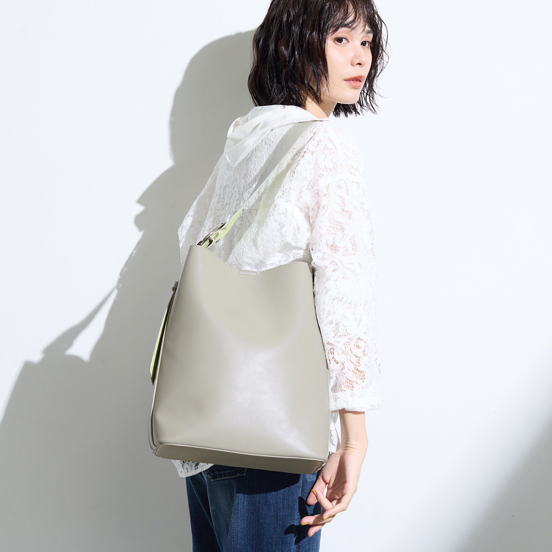 INDIVI「【A4対応／合皮】配色トートバッグ」|トートバッグ|