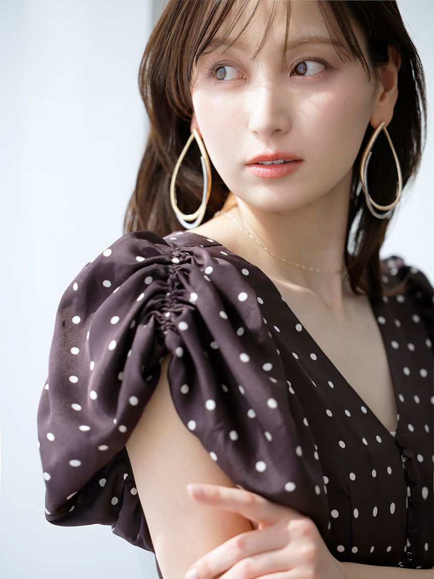 SNIDEL「Sustainableギャザーパフスリーブドットワンピース」|ワンピース|