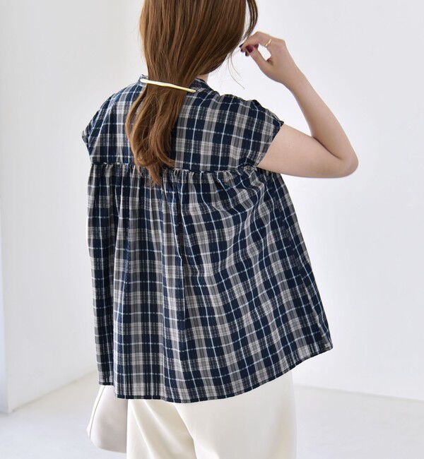 quaranciel「quaranciel:〈手洗い可能〉チェック ギャザー バンドカラー フレンチ シャツ」|シャツ・ブラウス|