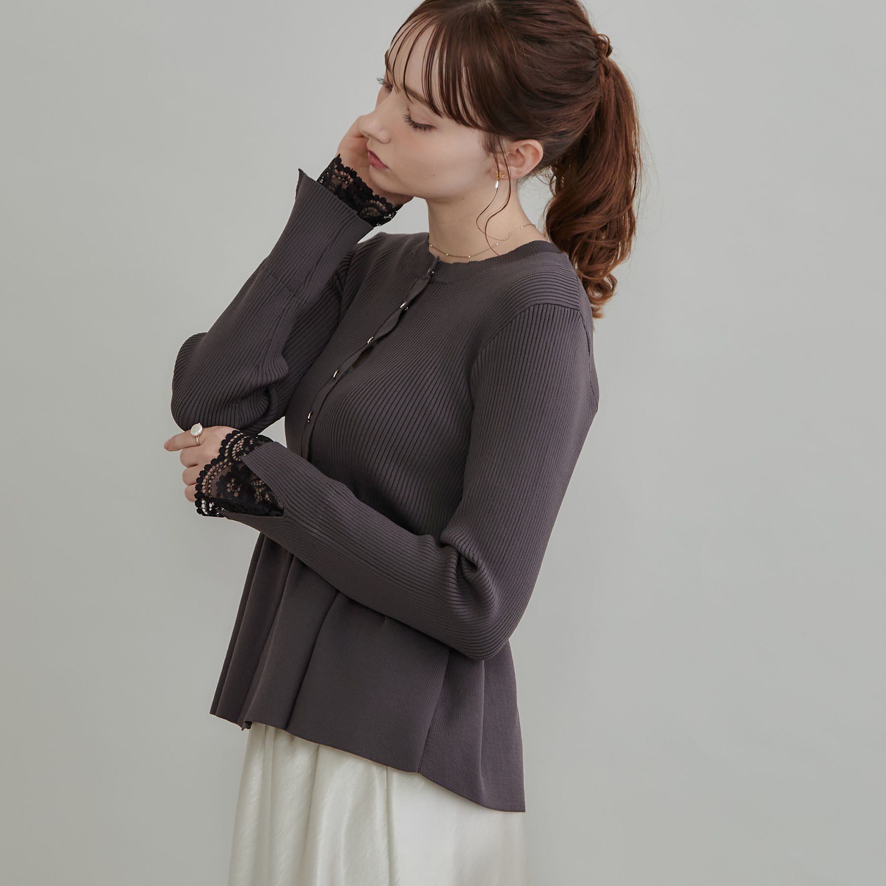 Couture broach「【上品見えの袖レース】ペプラム カーディガン」|カーディガン|