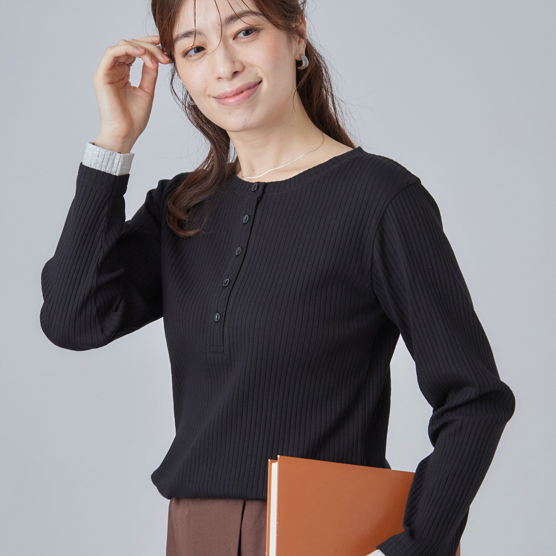 SHOO･LA･RUE「【洗濯機可/S-LL】縦ラインですっきり お袖配色リブトップス」|Tシャツ・カットソー|ブラック(019)