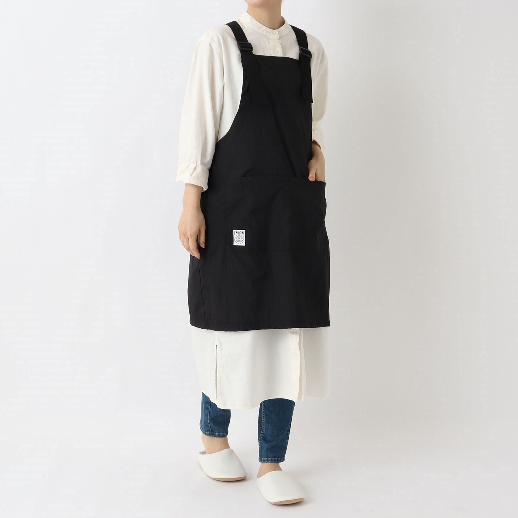 212 KITCHEN STORE「極軽撥水エプロン キテミテ クロ ＜FABORI ファボリ＞」|食器・キッチングッズ|