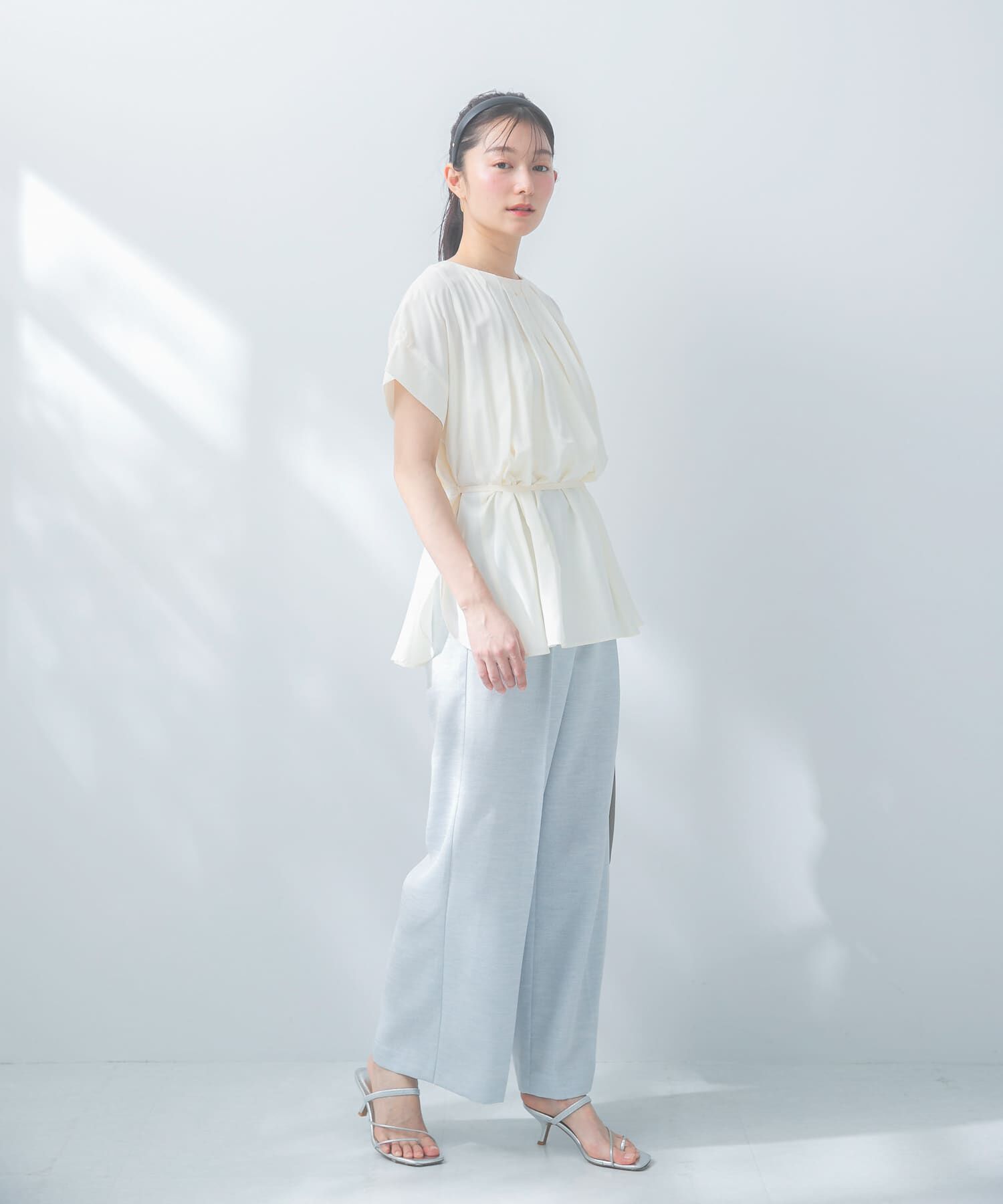URBAN RESEARCH ROSSO「『一部WEB限定カラー』タックデザインブラウス」|シャツ・ブラウス|