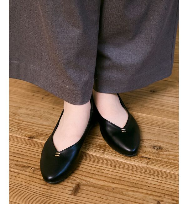  「《WEB限定アイテム》Vカットフラットパンプス」|パンプス|