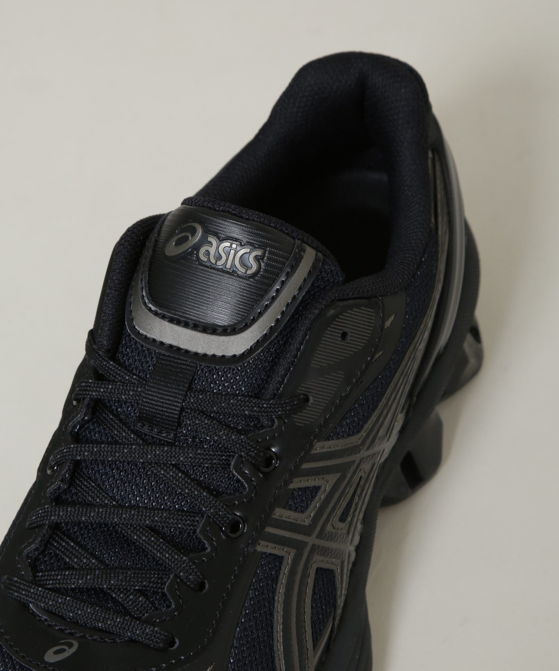 NANO universe「asics/GEL-KINETIC FLUENT」|スニーカー|