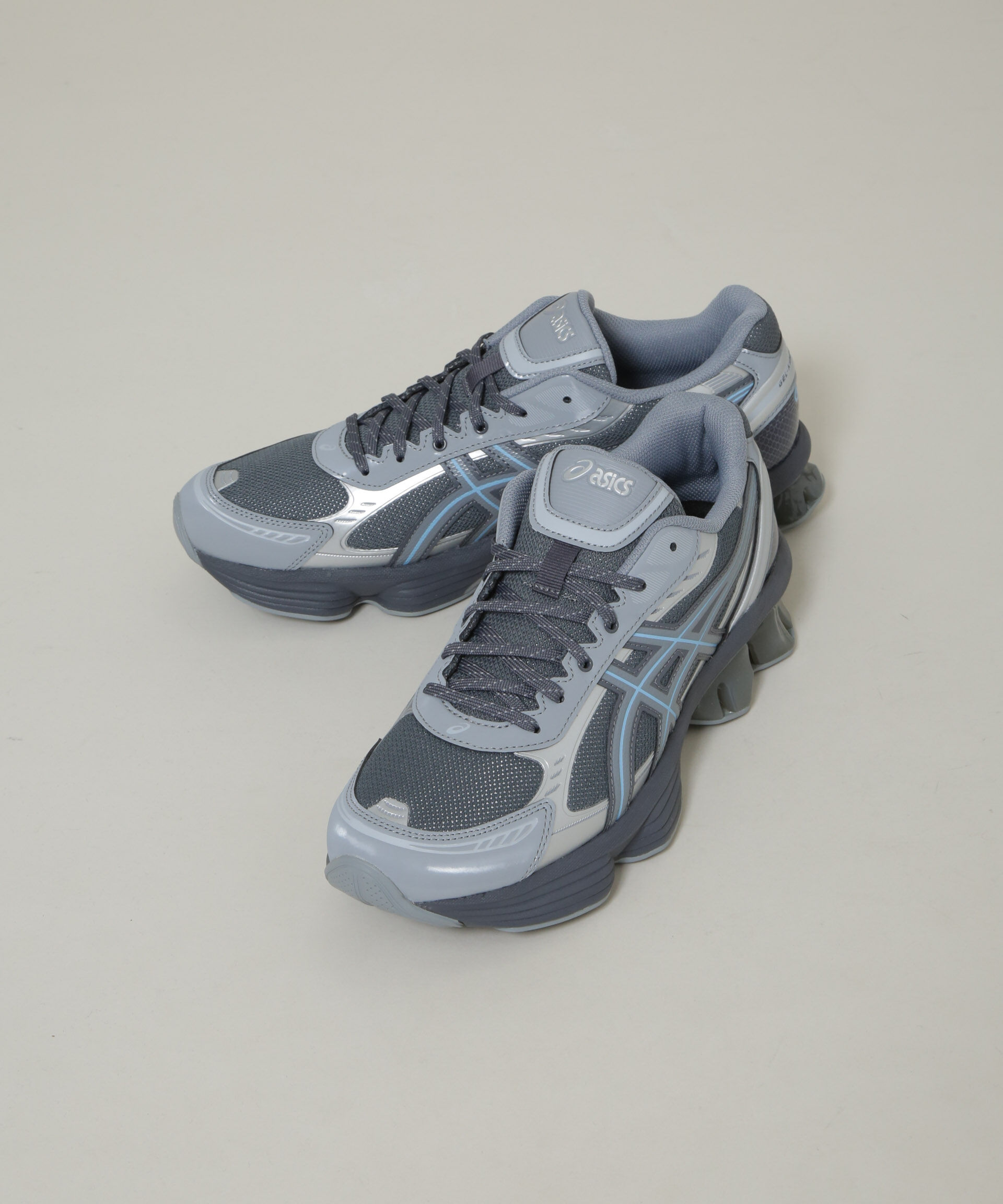 NANO universe「asics/GEL-KINETIC FLUENT」|スニーカー|グレー