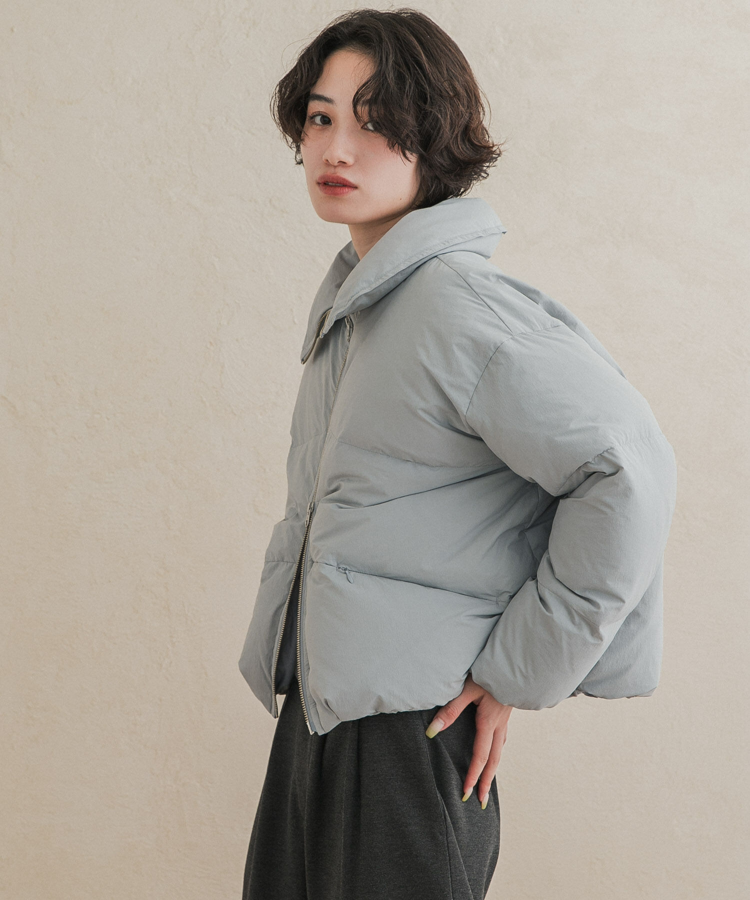 URBAN RESEARCH DOORS「『一部WEB限定カラー』グリーンダウン撥水ZIPショートブルゾン」|ブルゾン・スタジャン|ブルー系その他