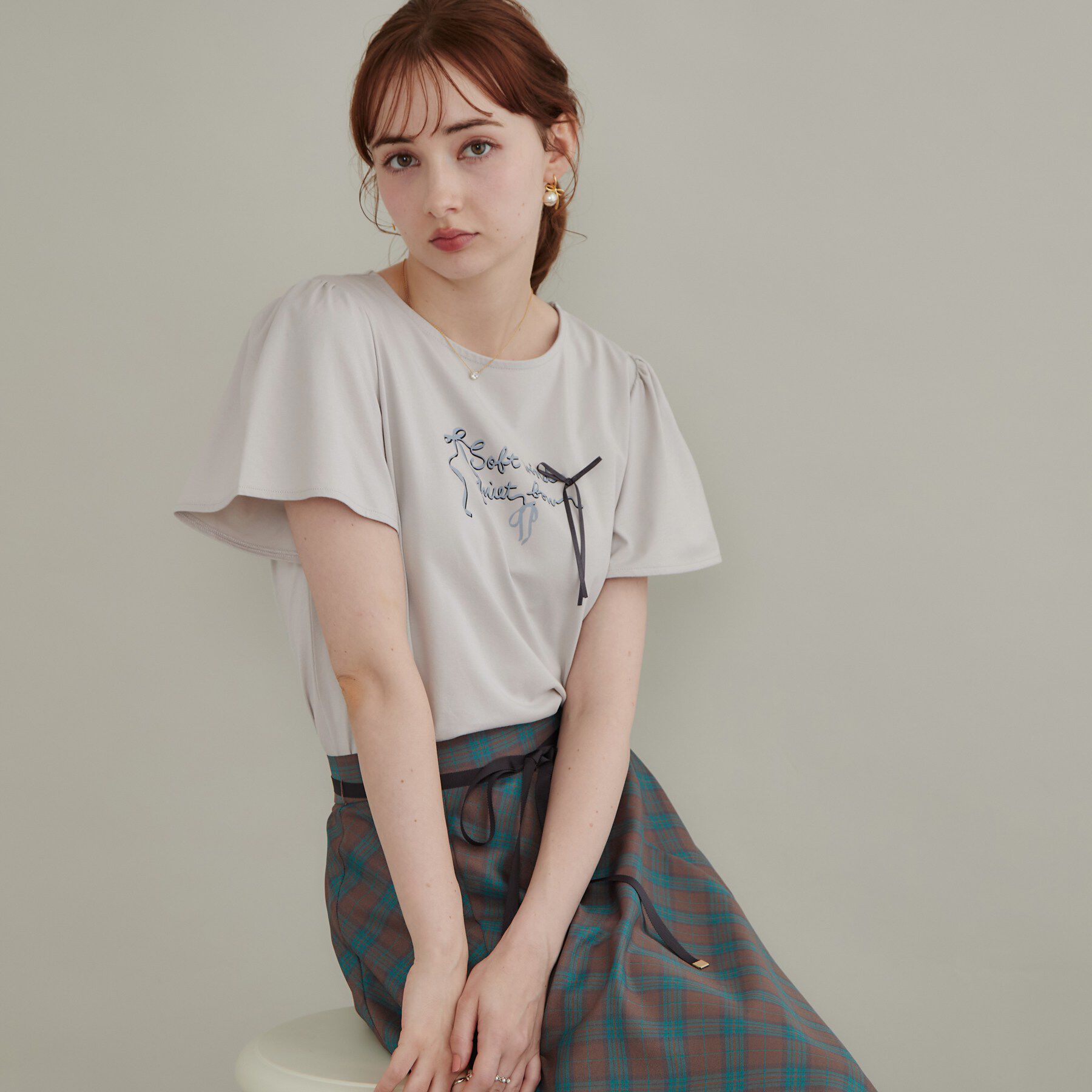 Couture broach「リボンロゴTシャツ」|Tシャツ・カットソー|ライトグレー(111