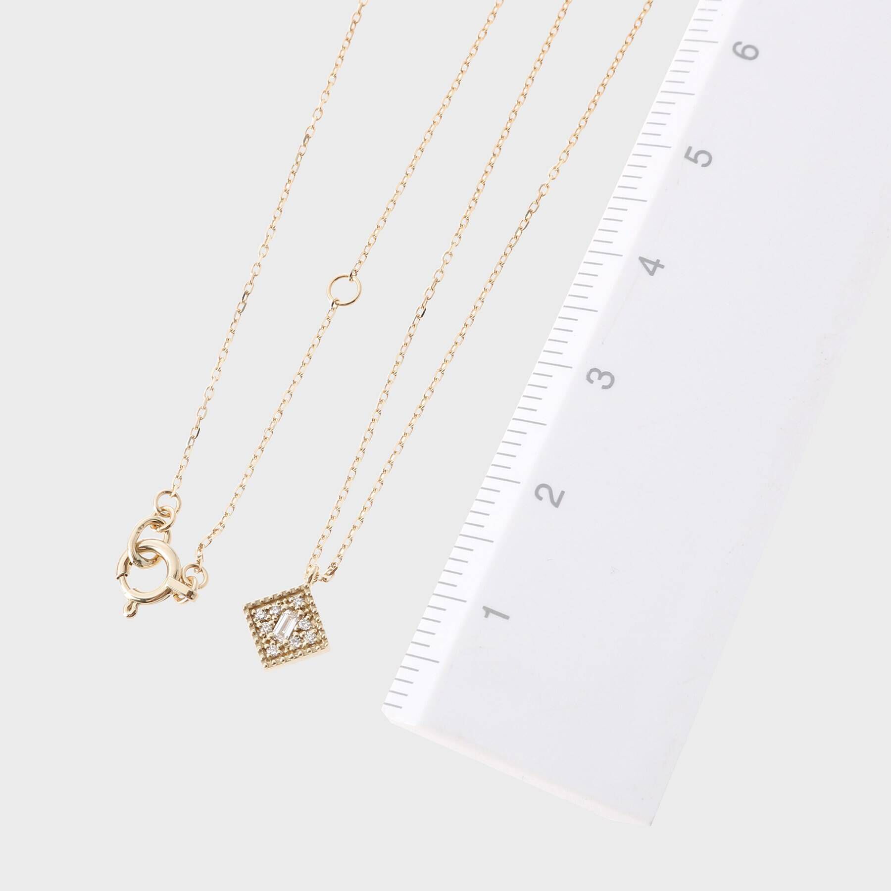 COCOSHNIK「K10ダイヤモンド バゲットカット1石パヴェ スクエアネックレス」|ネックレス|