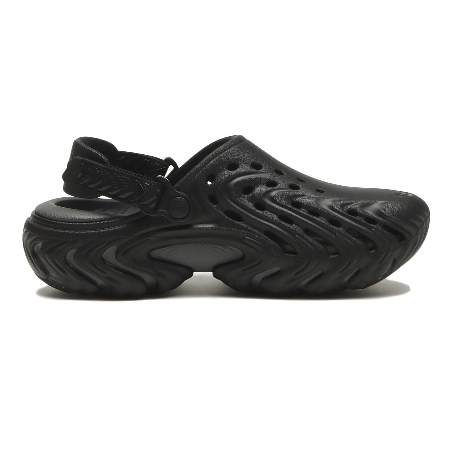 crocs「【crocs】ECHO II CHROME」|サンダル|