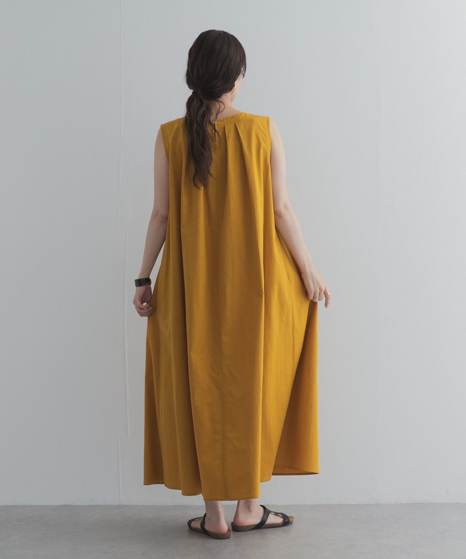 URBAN RESEARCH DOORS「フロントタックノースリーブワンピース」|ワンピース|
