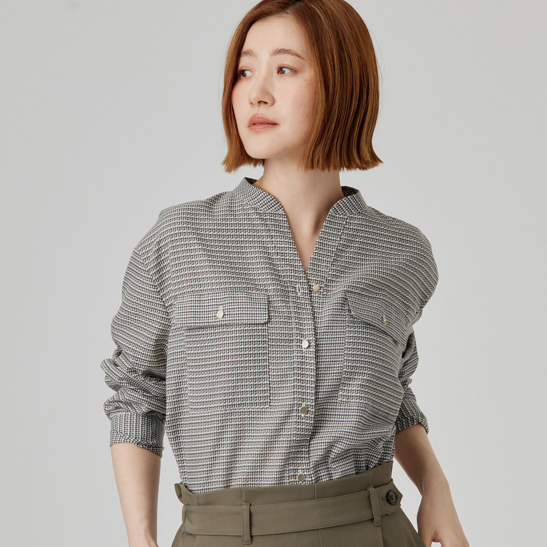 grove「【防しわ】顔周りをすっきり見せる バンドカラースキッパーシャツ」|シャツ・ブラウス|ブラック(219)
