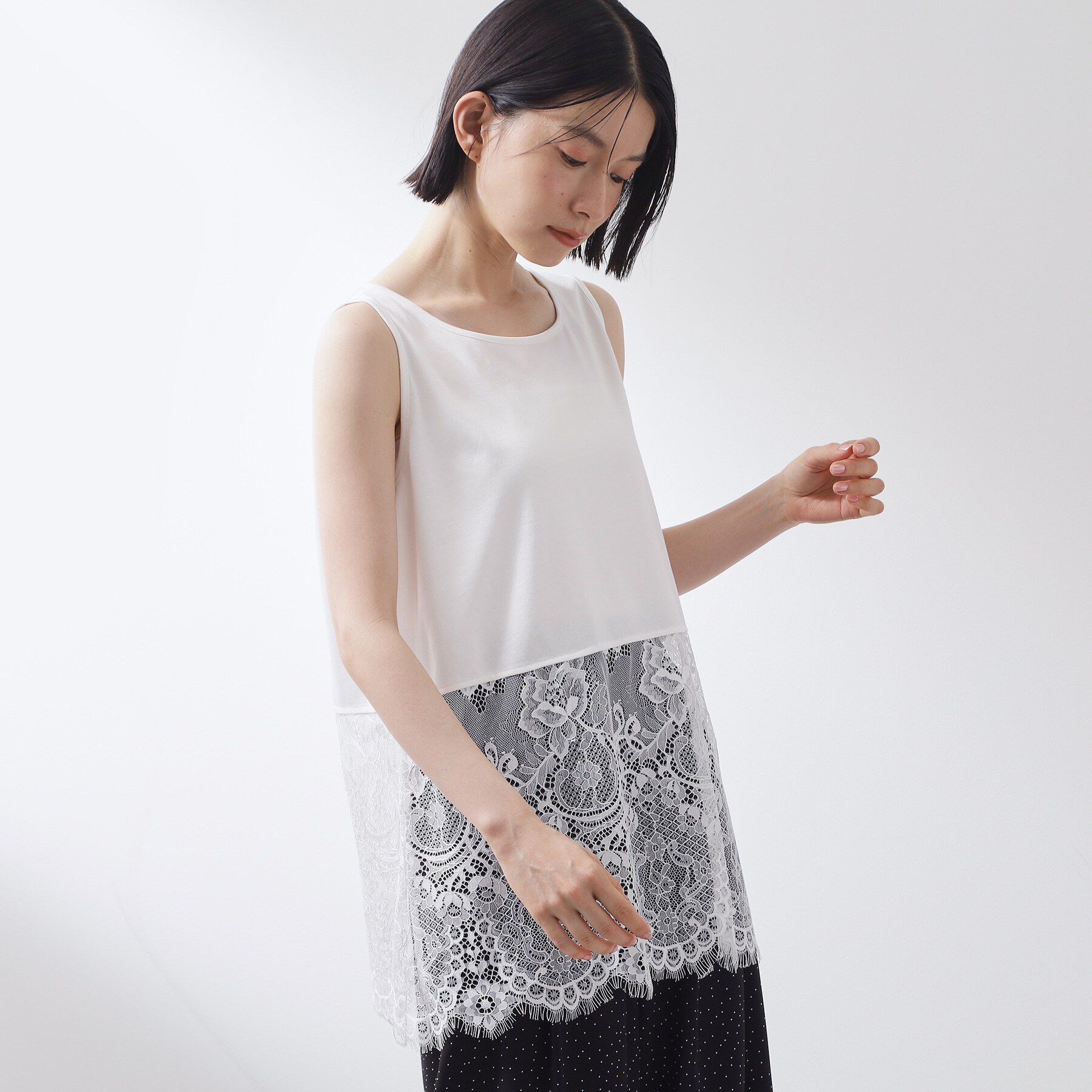 THE SHOP TK「【ひんやり/人気アイテム】レイヤードスタイルに 裾レースタンクトップ」|Tシャツ・カットソー|