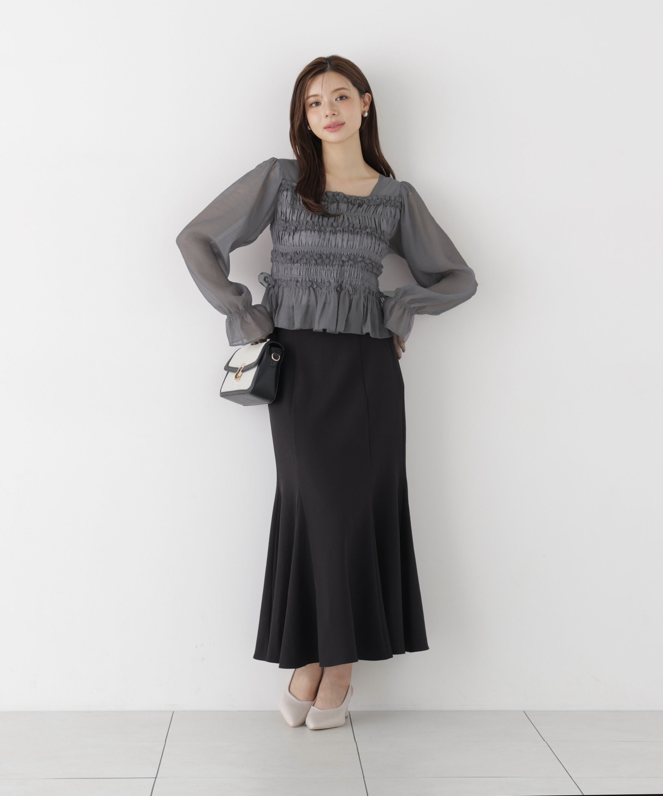 PROPORTION BODY DRESSING「＜a/mie＞シャーリングフリルキャンディースリーブブラウス」|シャツ・ブラウス|