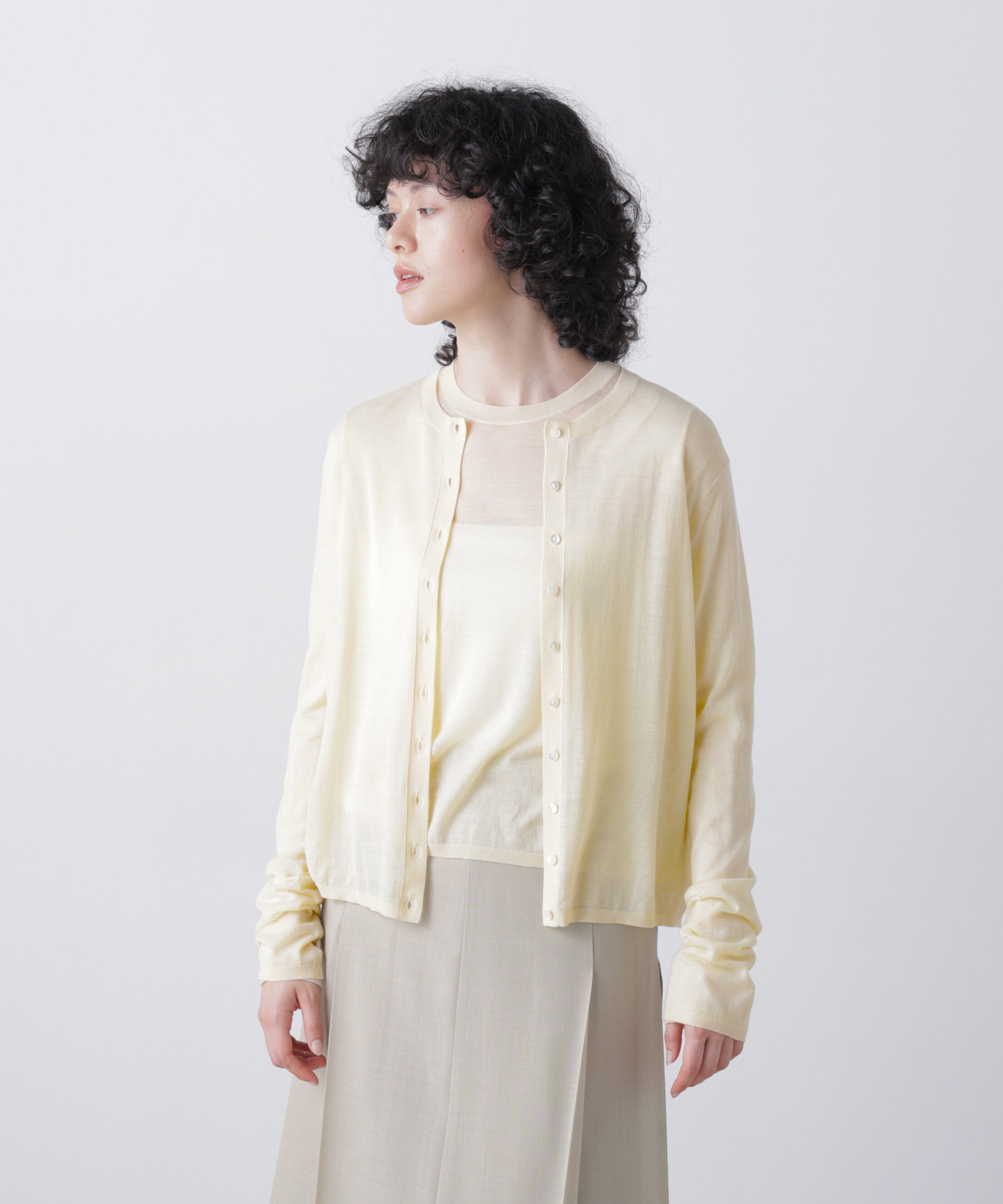 YLEVE 「YLEVE / 2/100 FINE WOOL SHEER KNIT PULLOVER」|ニット・セーター|YELLOW
