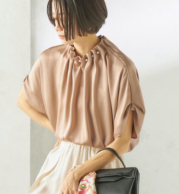 SHIPS for women「【一部WEB限定】〈手洗い可能〉パール モチーフ ネック ギャザー ドルマン ブラウス」|シャツ・ブラウス|ベージュ系
