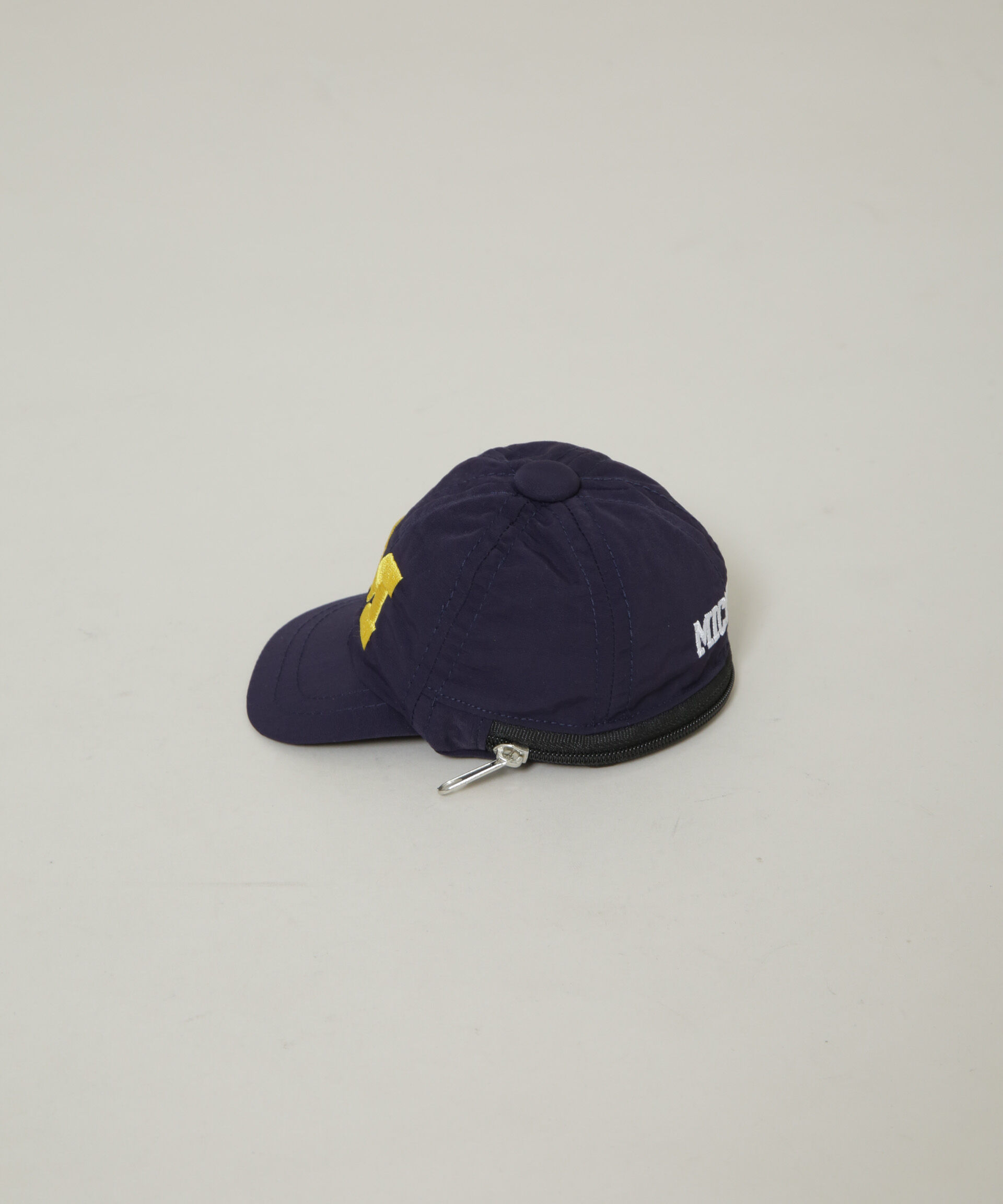 NANO universe「University/MICHIGAN CAP POACH」|財布|