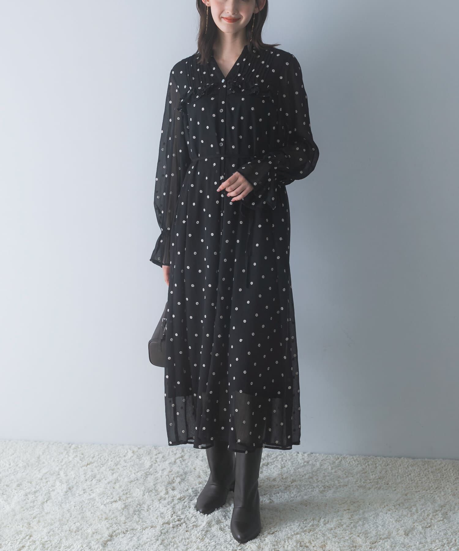 URBAN RESEARCH ROSSO「『WEB限定』フラワー刺繍ピンタックフリルワンピース」|ワンピース|