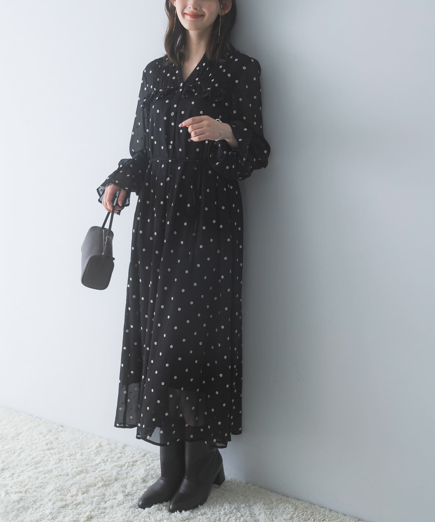 URBAN RESEARCH ROSSO「『WEB限定』フラワー刺繍ピンタックフリルワンピース」|ワンピース|